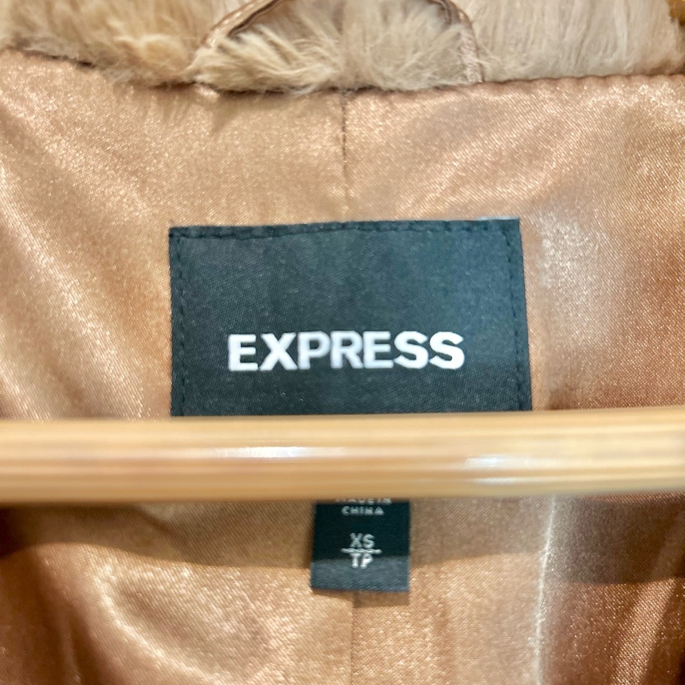 Express Women's Cozy Tan Teddy Jacket - Picture 6 of 6